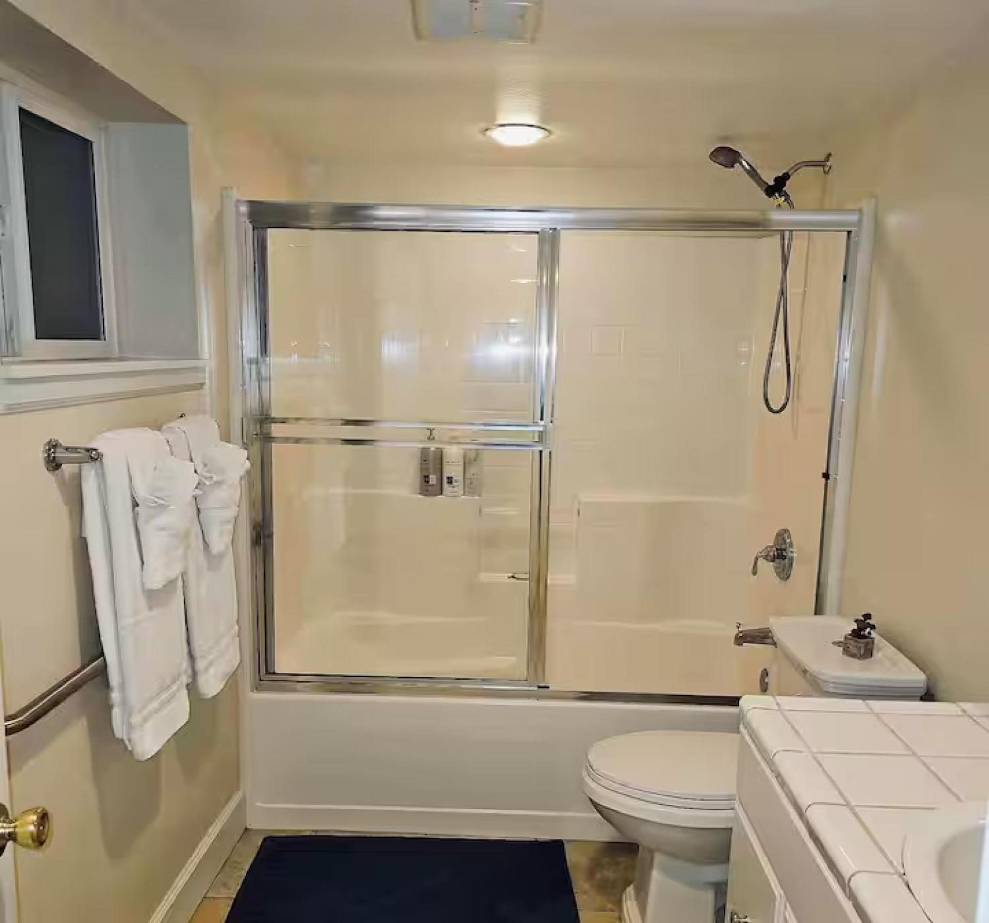 Mercer Island Boutique Stay Екстер'єр фото